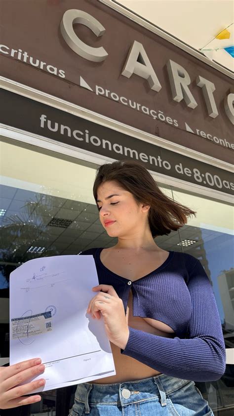Musa do OnlyFans proíbe que usem sua imagem para filmes .